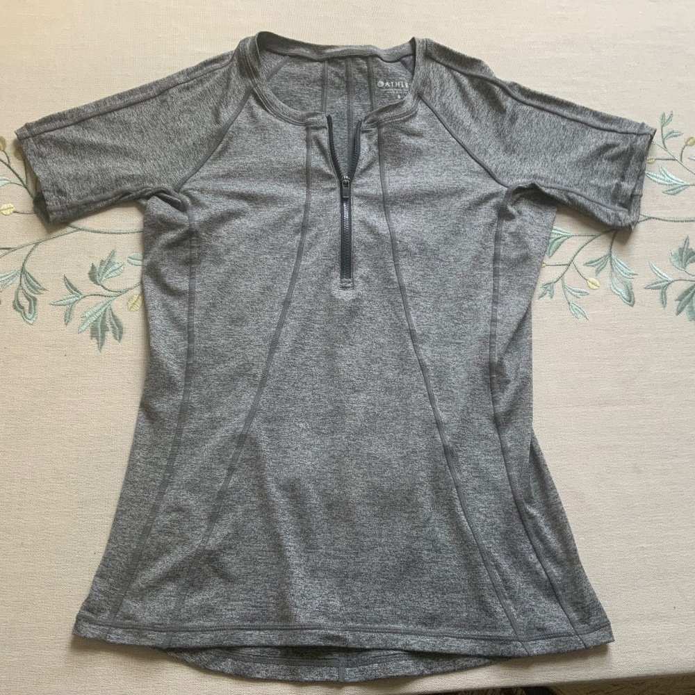 ATHLETA HALF ZIP WORKOUT TOP SIZE SMALL$18
